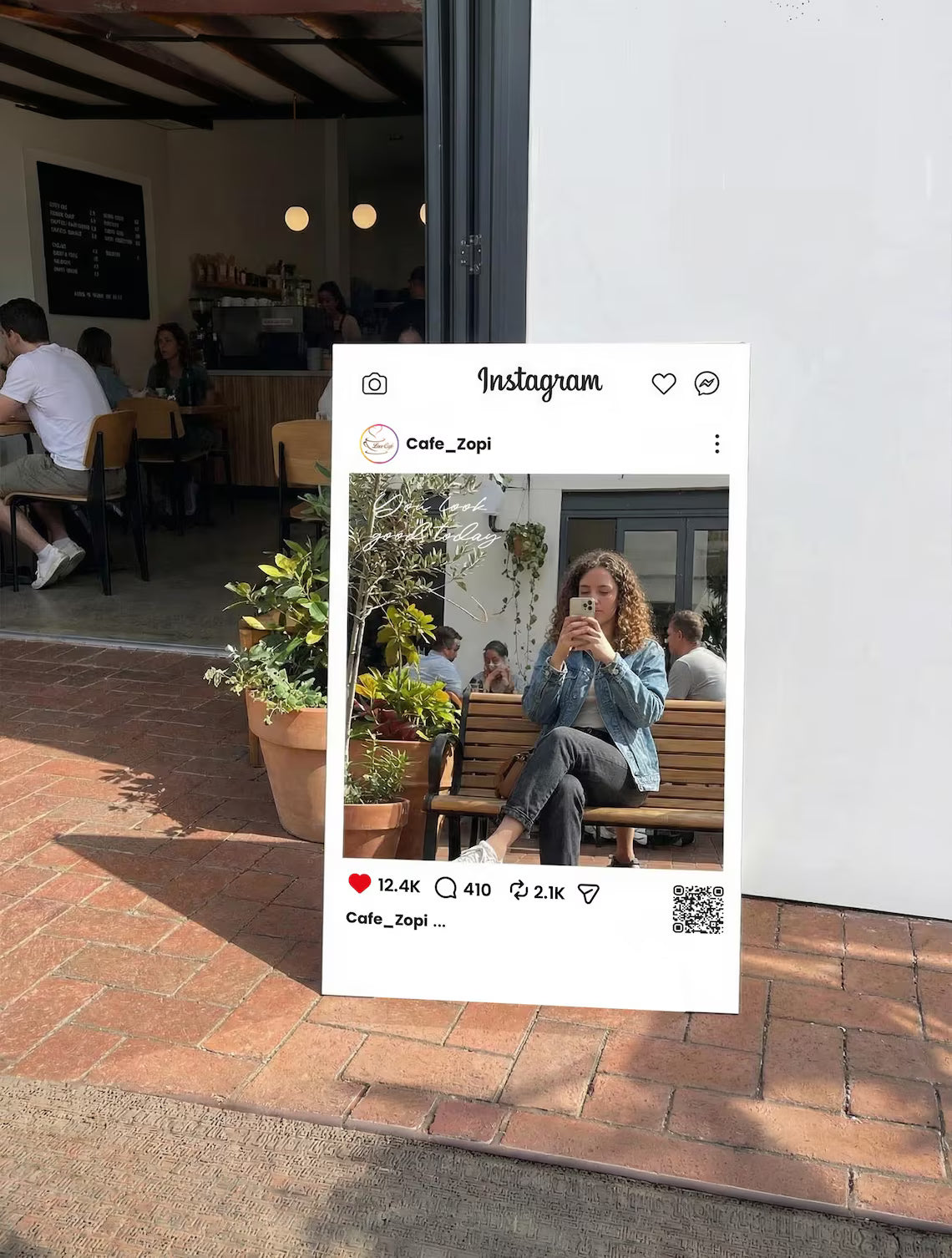 Luxury Metal Selfie Frame Sign – Custom Social Media Display with QR Code for Businesses
